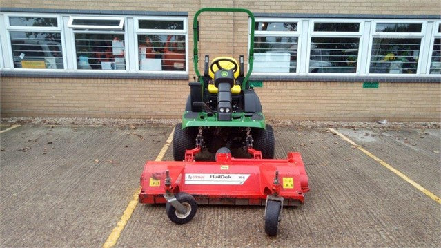 Équipement de tonte frontal John Deere 1570 – 2018