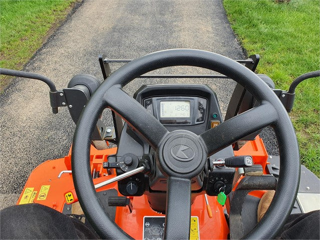 Tondeuse autoportée Kubota F3890 – 2018 – 37 ch – 4RM – Occasion