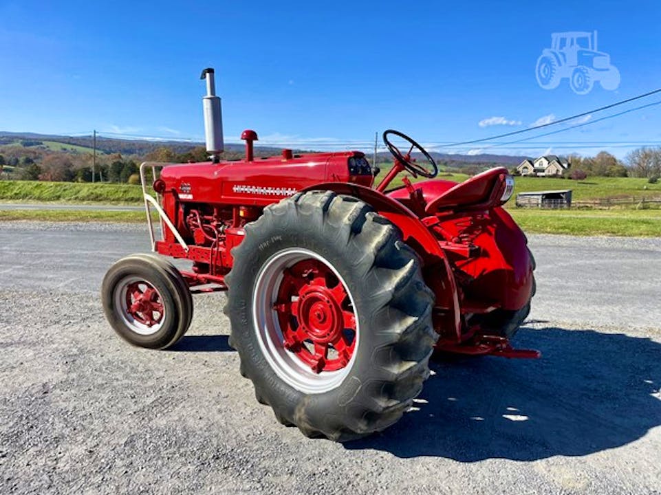 Micro-tracteur International W400 – 1954 – 48,6 ch – Collection