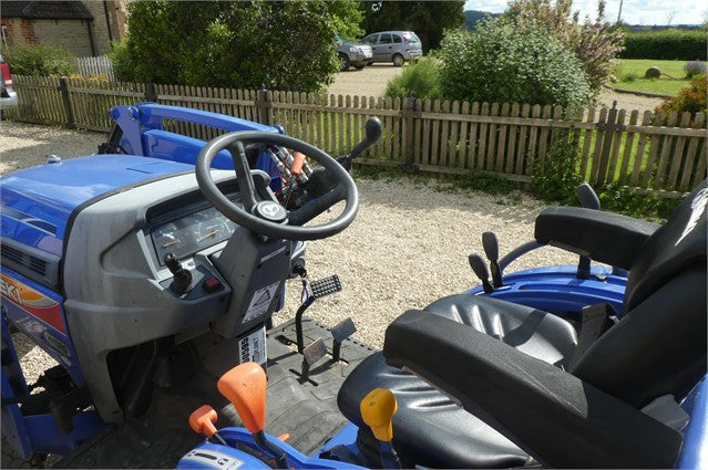 Micro-tracteur Iseki TH4335 – 2015 – 374 h – Équipements terrassement