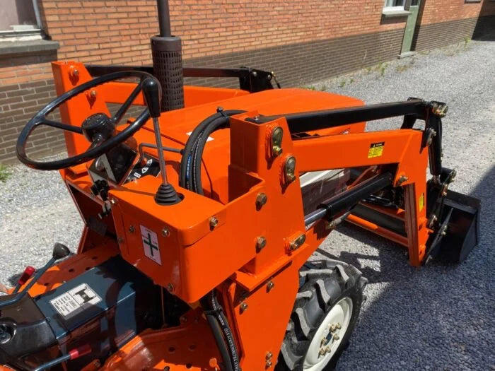 Micro-tracteur Kubota B1600D – 20 ch – 4RM – Chargeur neuf inclus