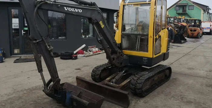 Mini-pelle Volvo EC30-282-2006, + 3 GODETS-Occasion