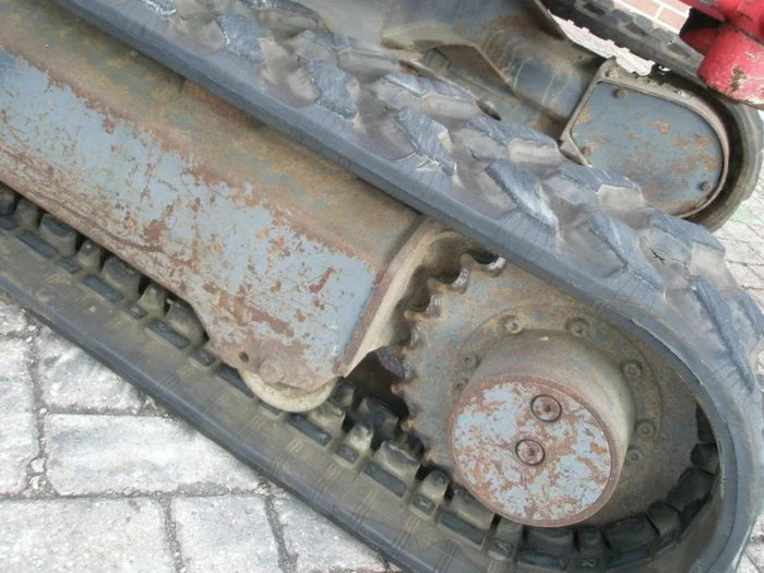 Mini-pelle Takeuchi TB23R – 2012 – 4 150 h – Occasion