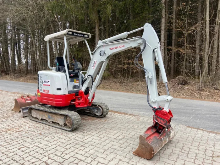 Mini-pelle Takeuchi TB23R – 2018 – 1 520 h – Occasion